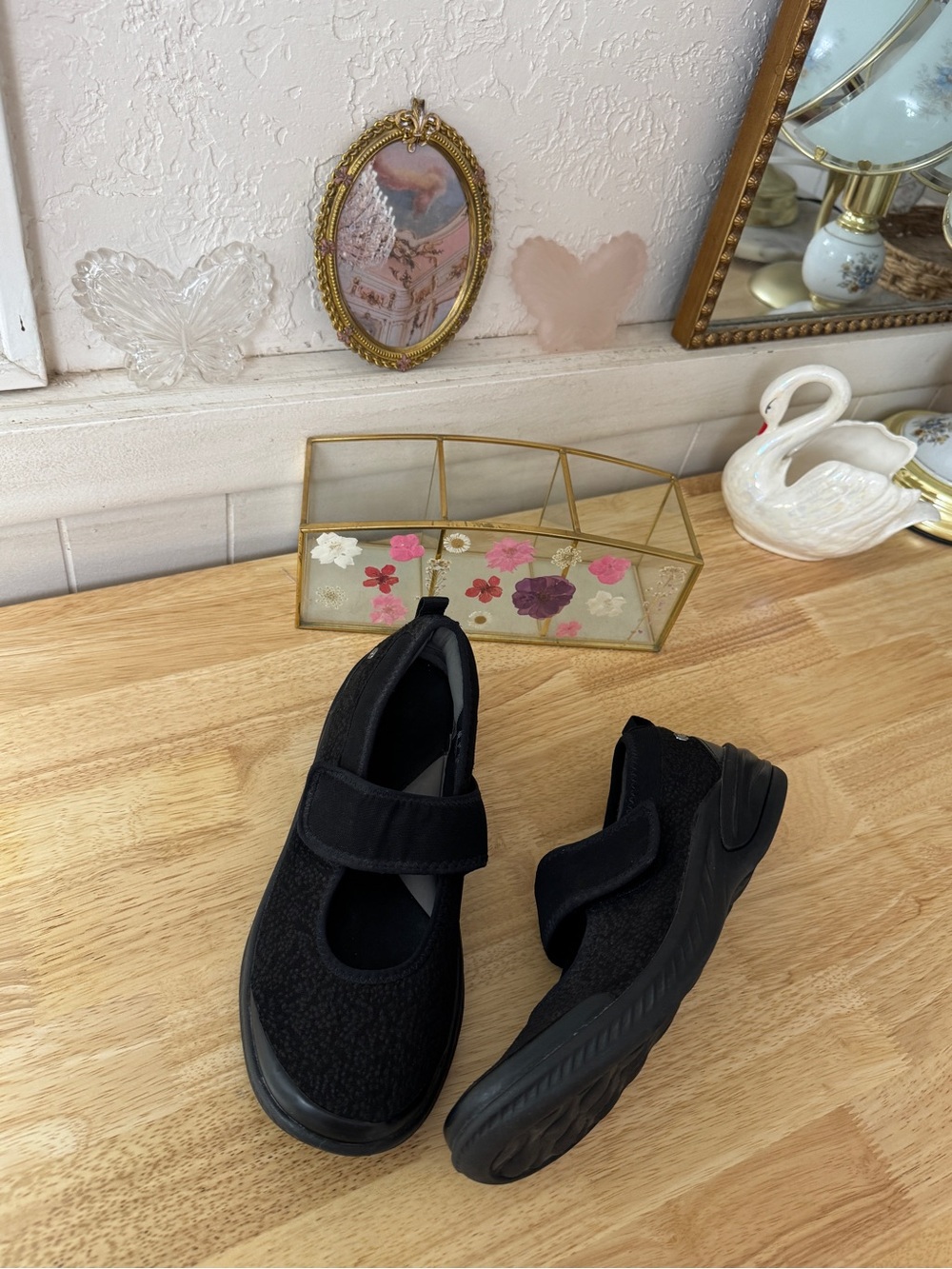 Cute Bzees Black Mary Jane Comfort Walking Shoes Size 9 Comfort Casual Indie
